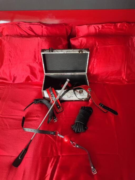 לה גרנד מוט Le Cherubite: Entre Erotisme Et Baroque #Sexroom #Bdsm מראה חיצוני תמונה